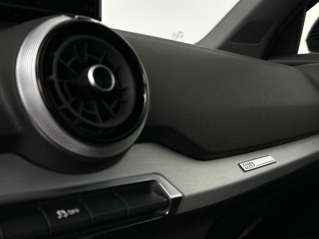 Audi Q2 s edition 35 tfsi 110 kw / 150 pk hatchback 7 vers