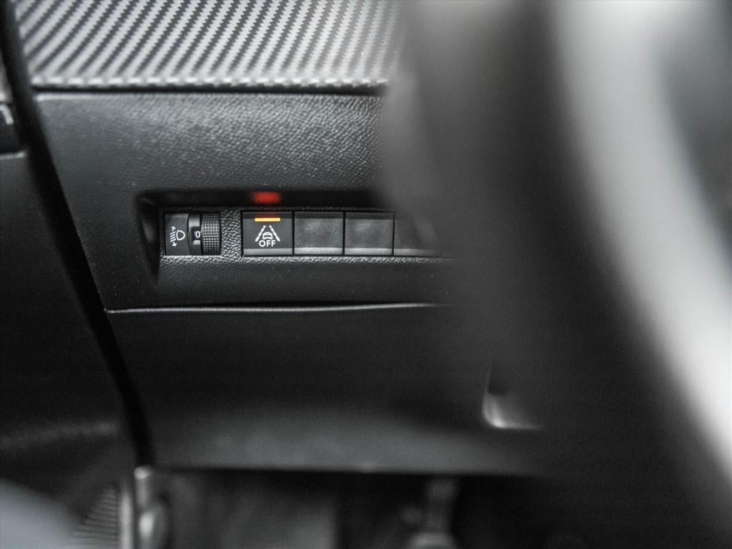 Peugeot 2008 1.2 puretech 130pk allure | stoelverwarming | park. sensoren |