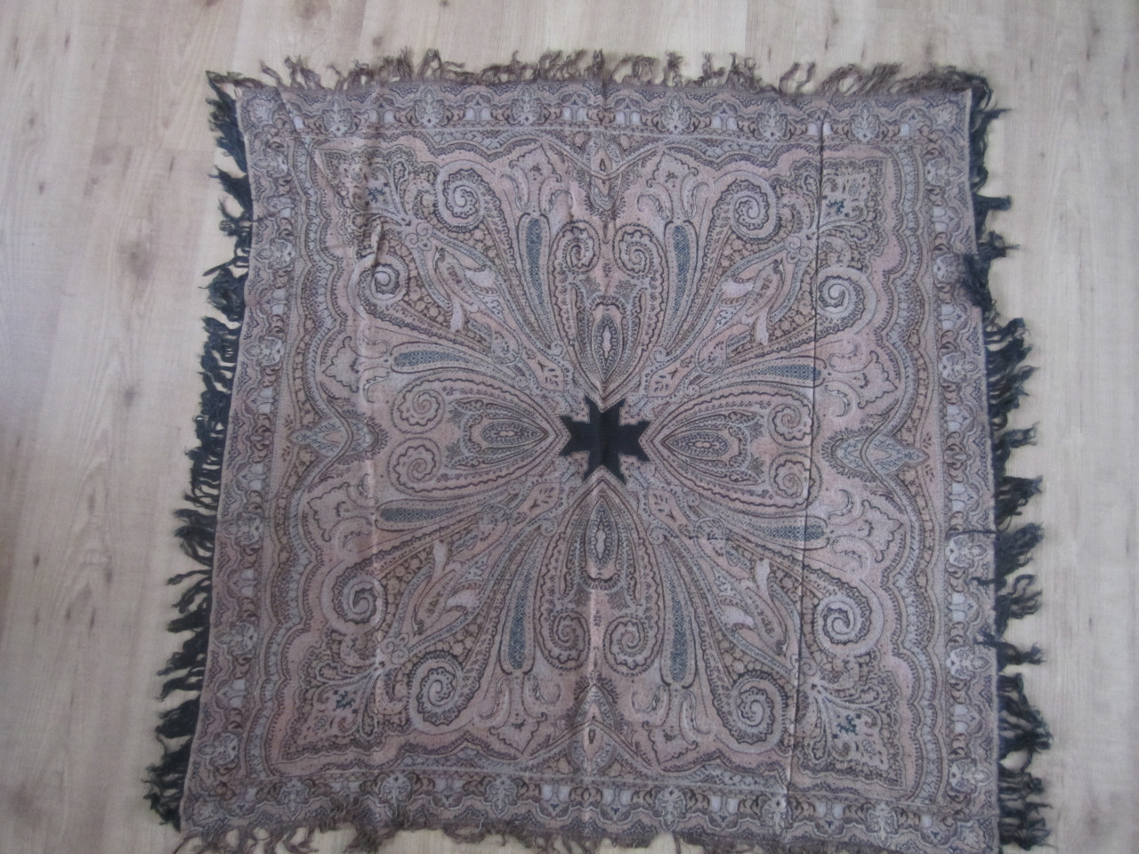 Vintage Kleedje 105x105 cm.