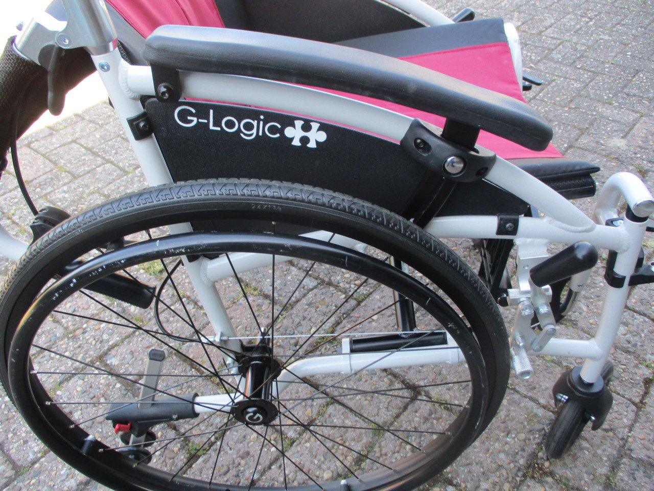 Zgan Excel G Logic + opvouwbare lichtgewicht rolstoel met neerklapbare rug