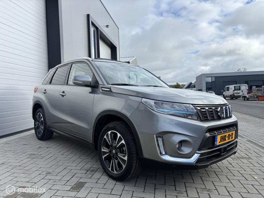 Suzuki Vitara 1.4 boosterjet style smart hybrid