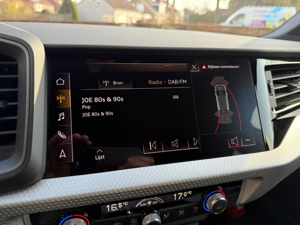 Audi A1 citycarver 30 tfsi - sline - sportstoelen - led koplampen -