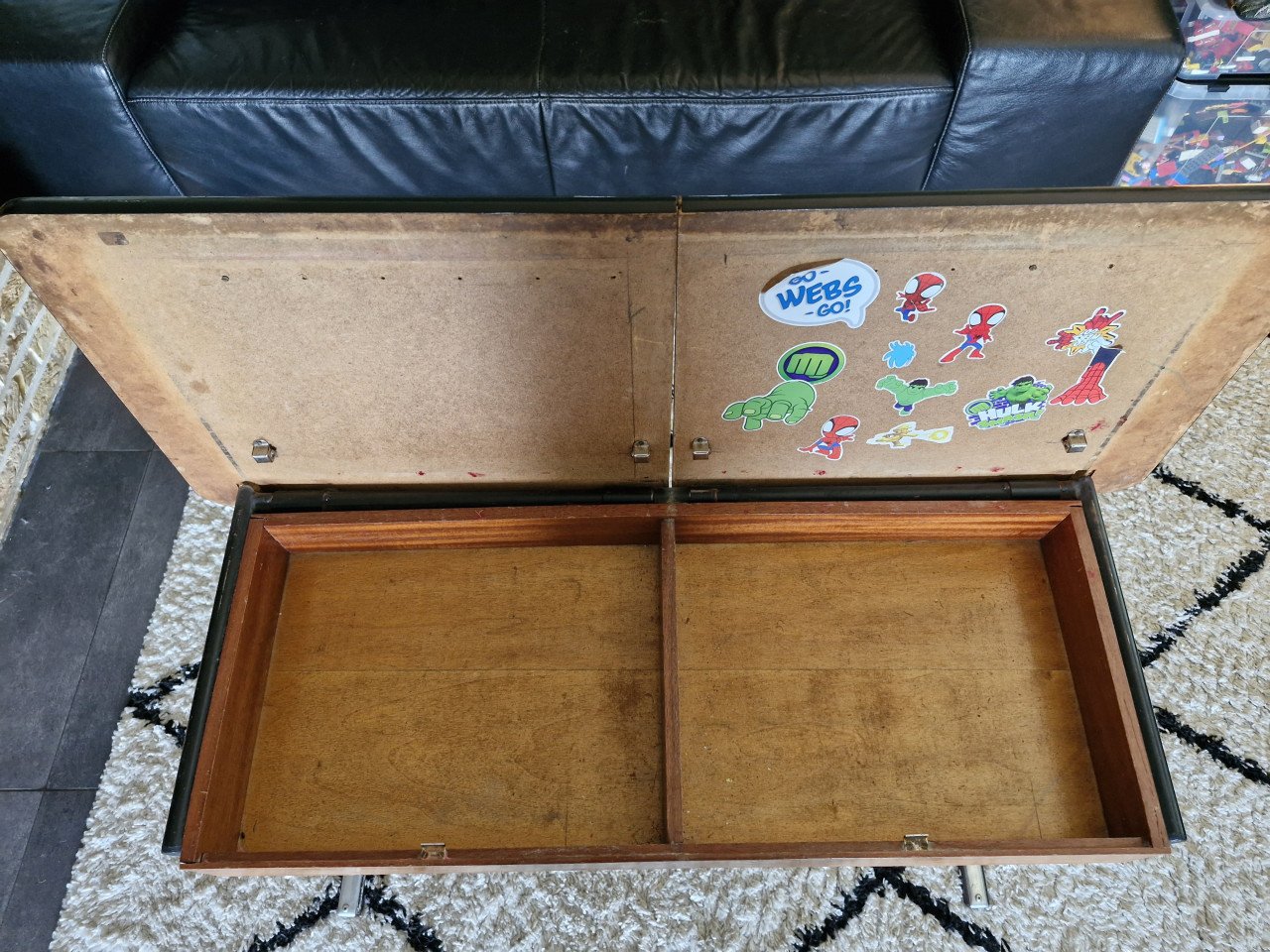 Kinder Bureau / Lessenaar