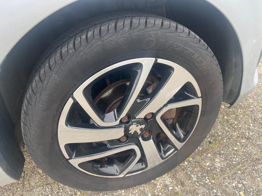 Peugeot 108 1.2 vti allure | orig. nl | incl. beurt en apk