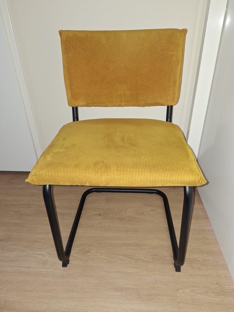 4 eetkamer stoelen