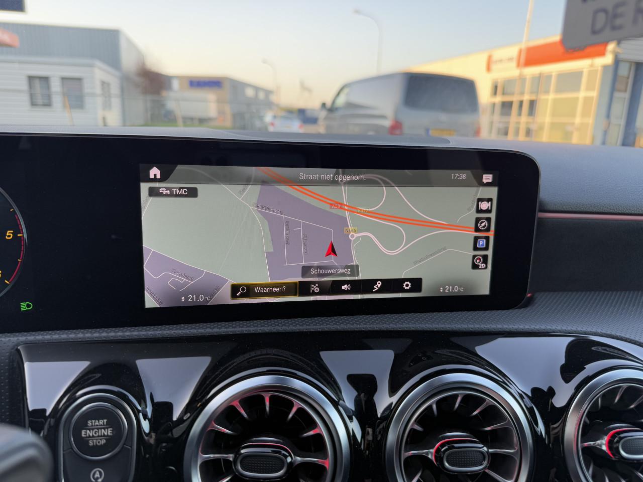 Mercedes-Benz A-klasse - 180 d AMG | Widescreen | Camera | Sfeer | Carplay