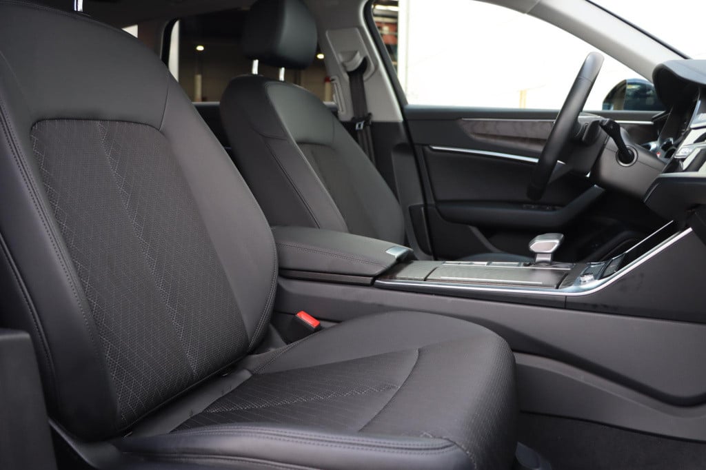 Audi A6 avant 50 tfsi e quattro design 299pk s-tronic