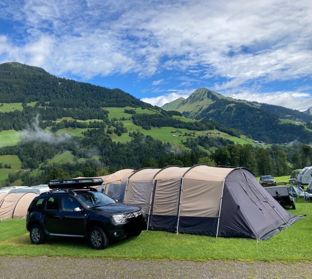 5 pers. tent, met tarp en karretje