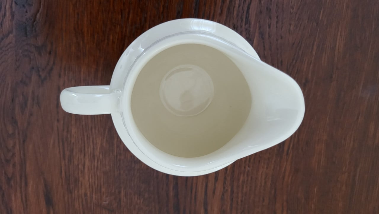 Wedgwood Edme melkkannetje h 10 cm