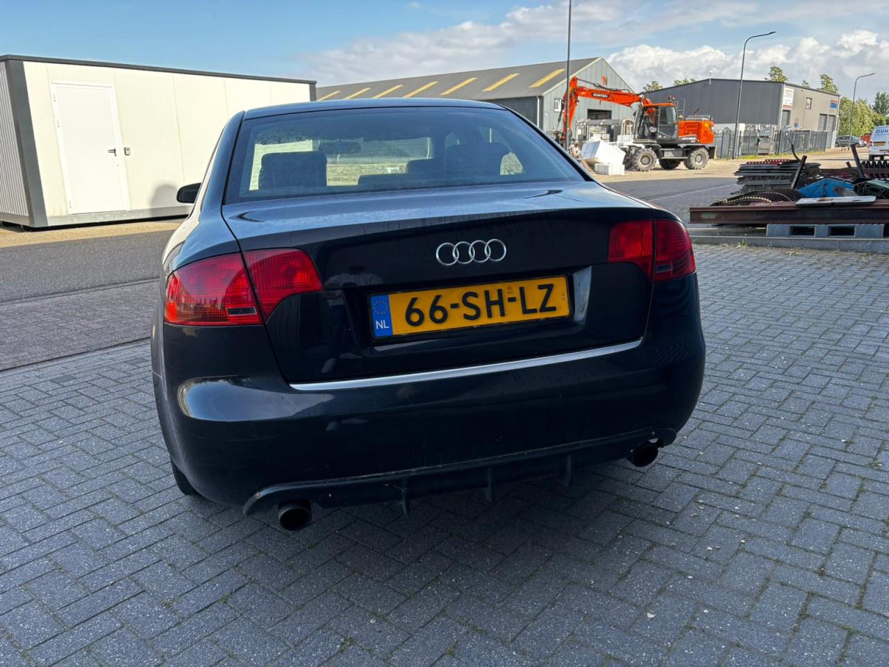 Audi A4 limousine 1.8 20vt automaat!
