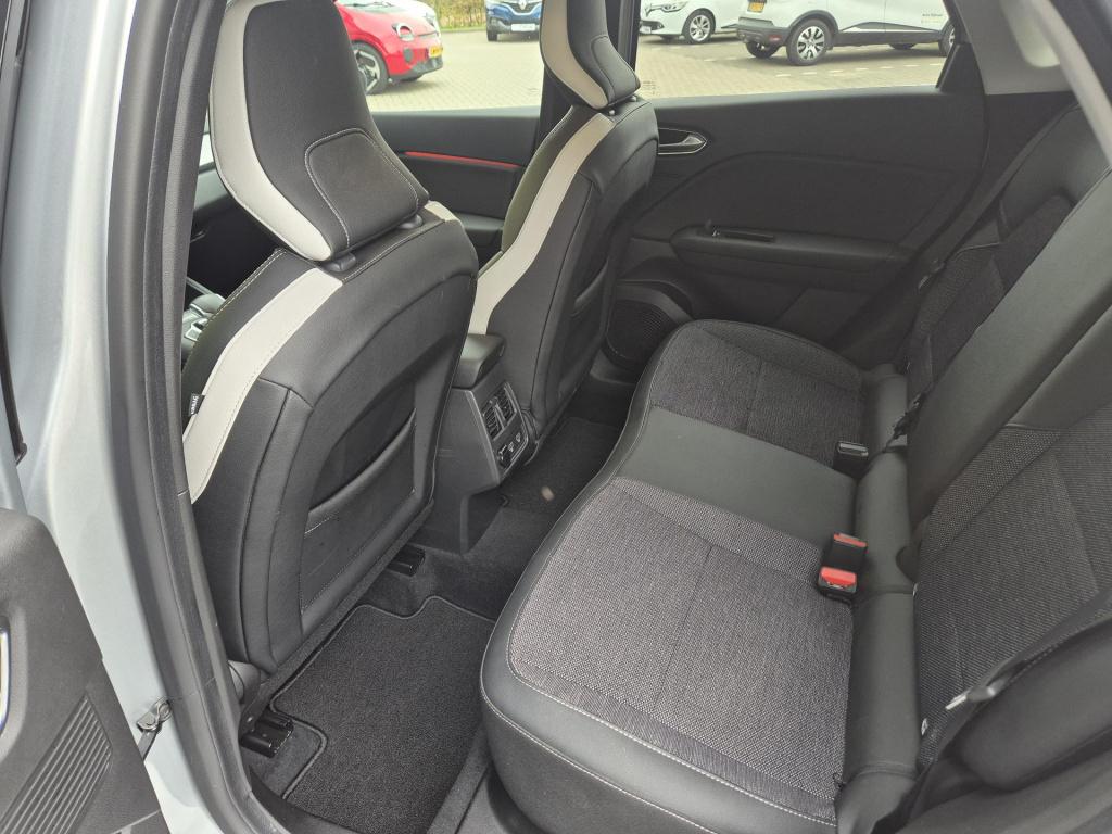 Renault Captur 1.3 tce 130 edc automaat intens verkocht