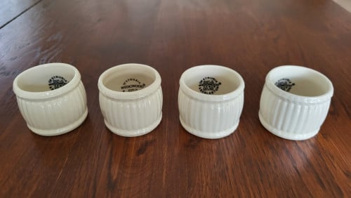 Set van 4 Wedgwood Edme servetringen