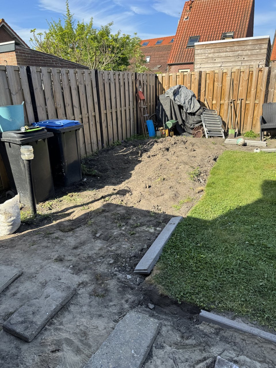 TUIN BETEGELEN MET SPOED GEZOCHT