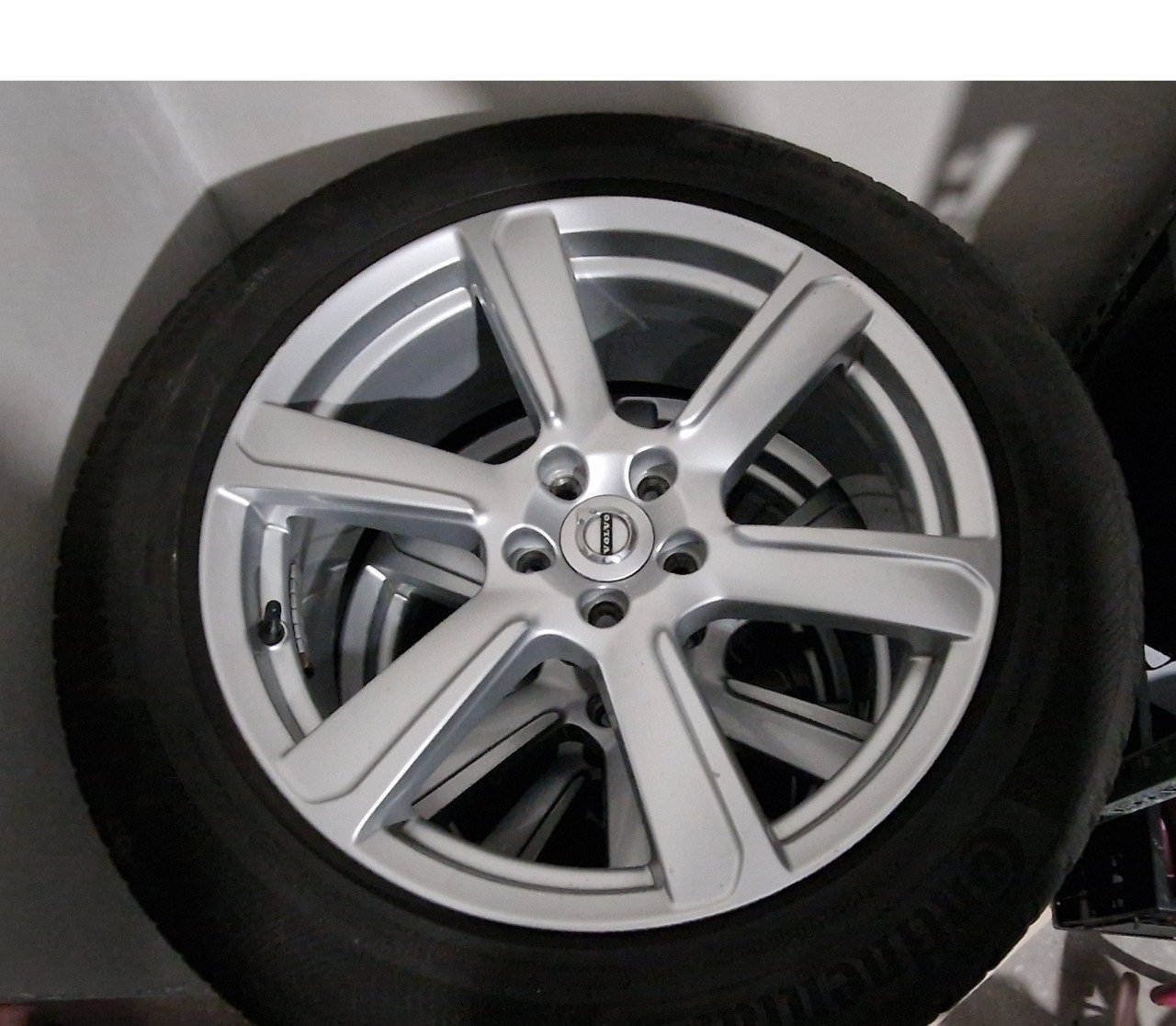 19" velgen incl. winterbanden 235/55/19 steek 5x108 geschikt Volvo XC60/90