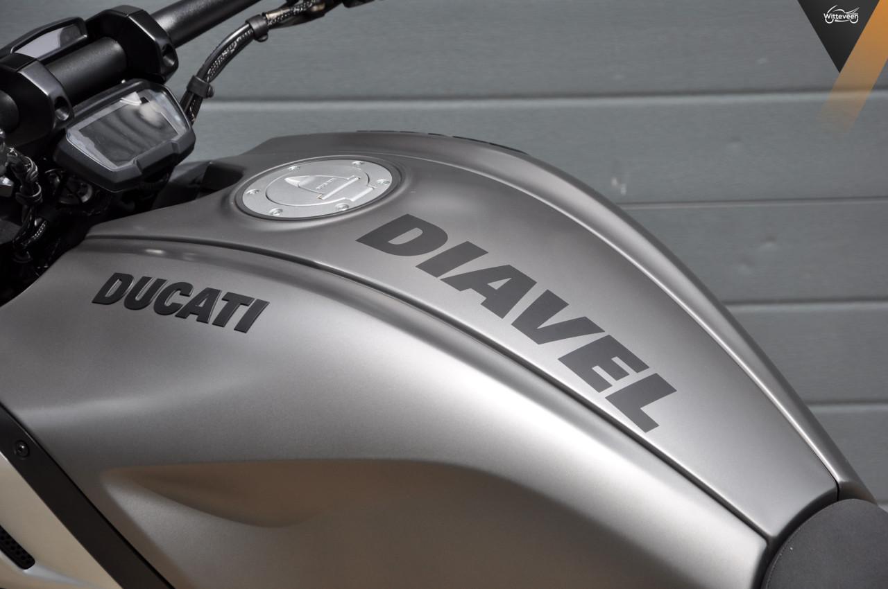 Ducati Diavel 1260 8250 km, Nederlandse motor