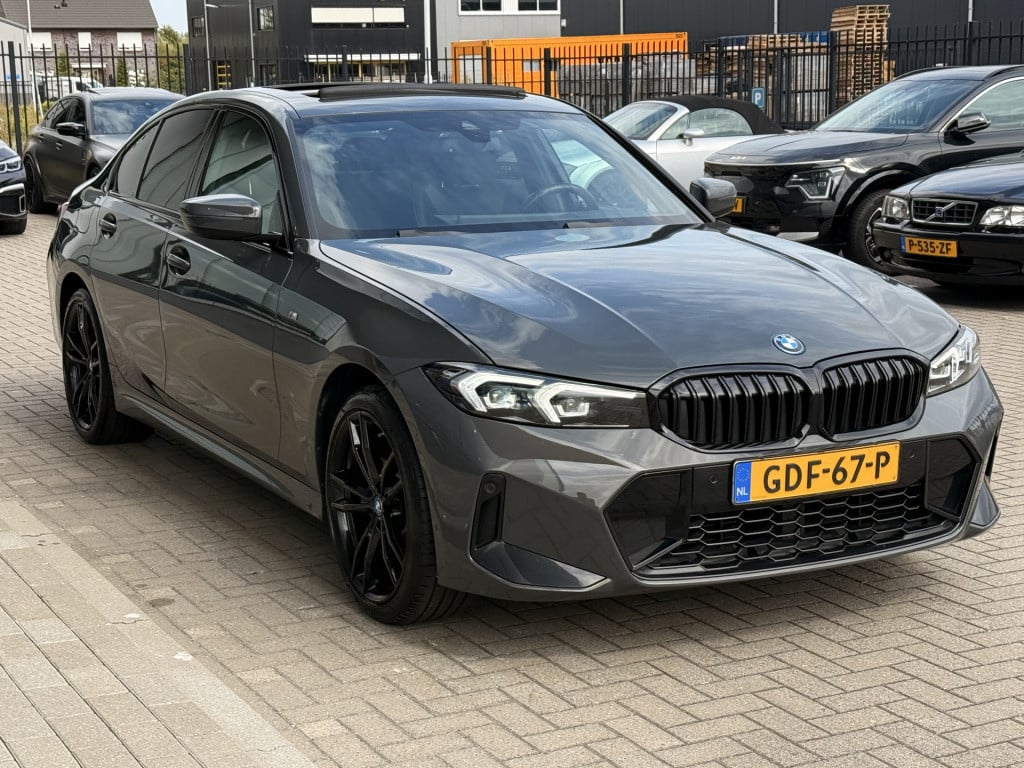 BMW 3-serie 330e | m-sport | harman kardon | pano | cruise | stoelverwarmin
