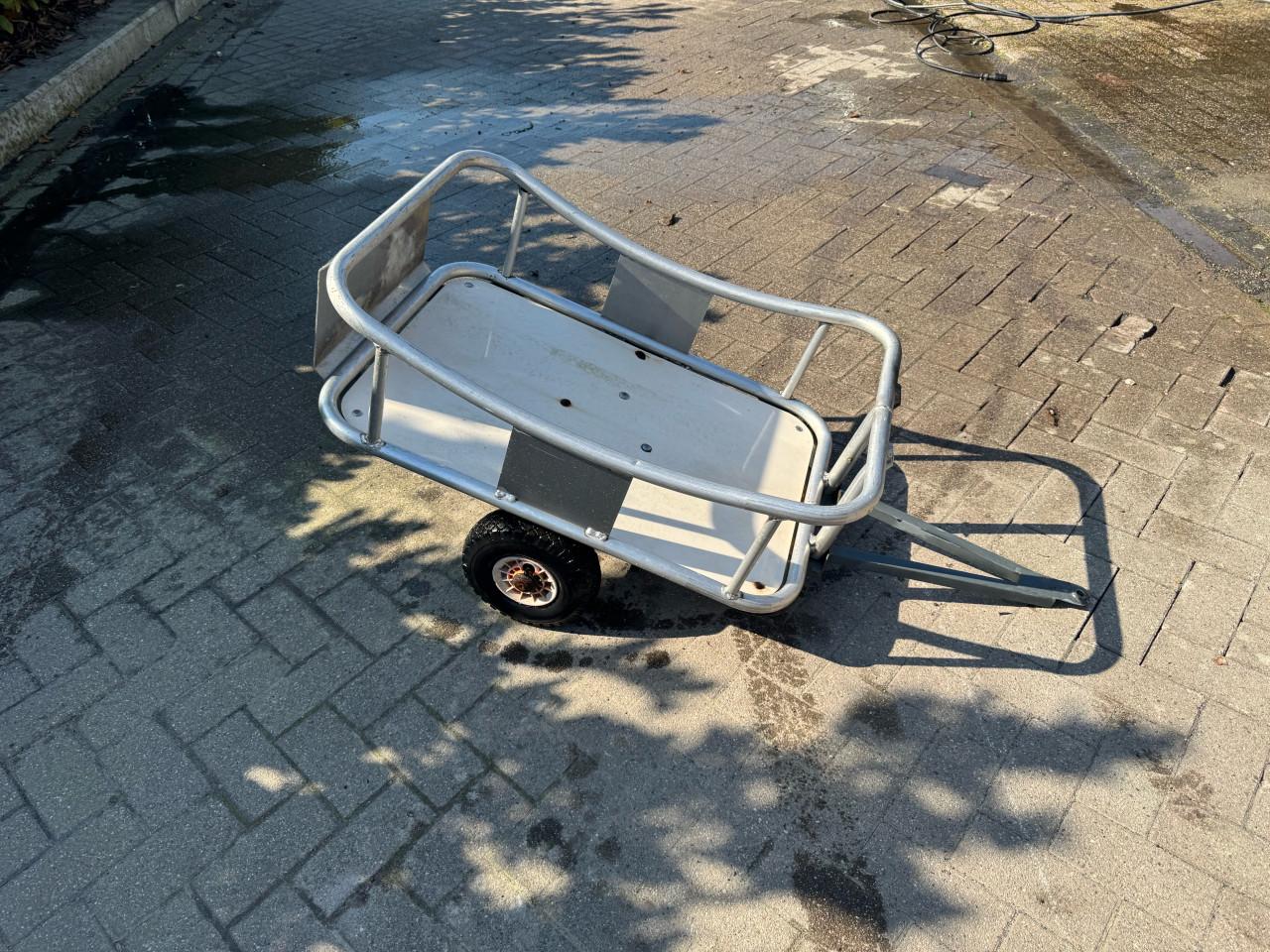 Aluminium kar voor skelter