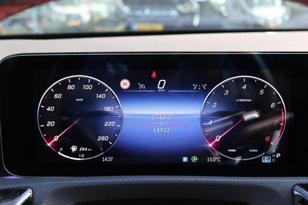 Mercedes-Benz A-Klasse 180 business solution amg i 2025 i panorama dak i mu