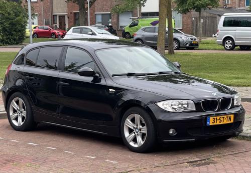 BMW 1-Serie 116I 2006 Zwart