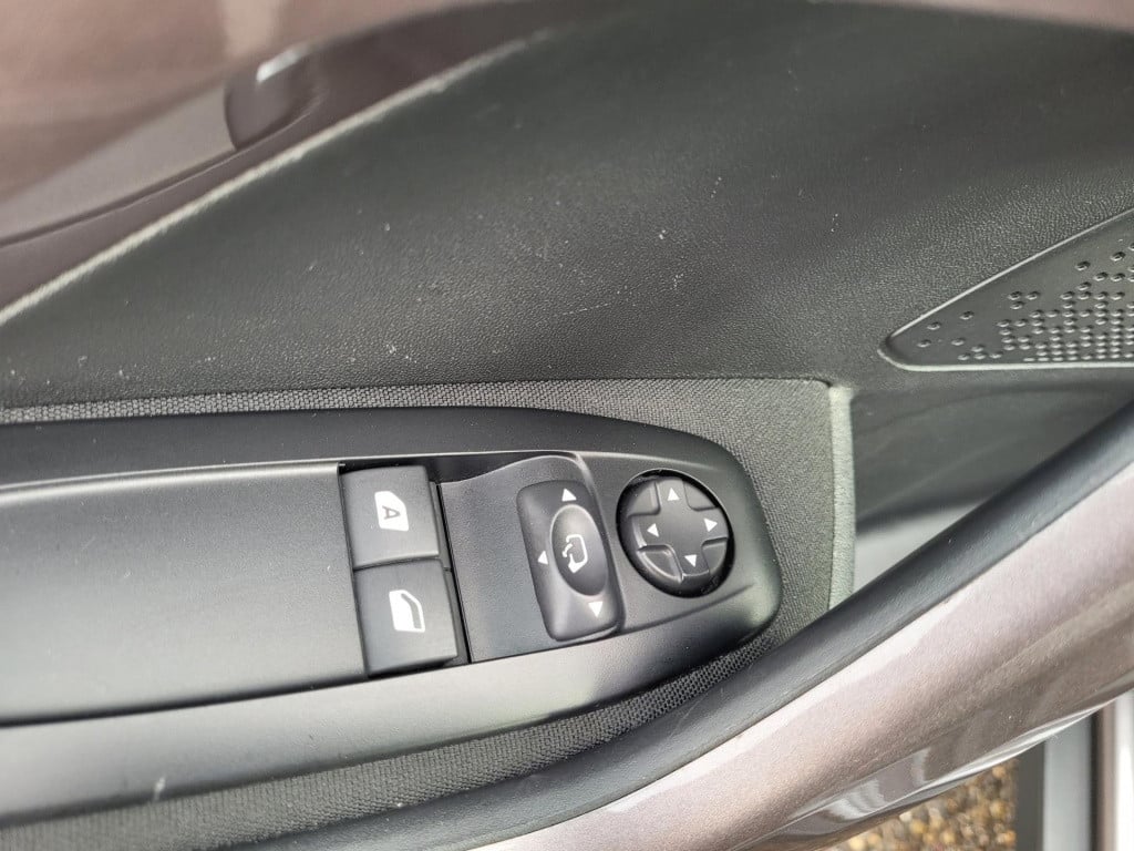 Peugeot 2008 1.2 vti active