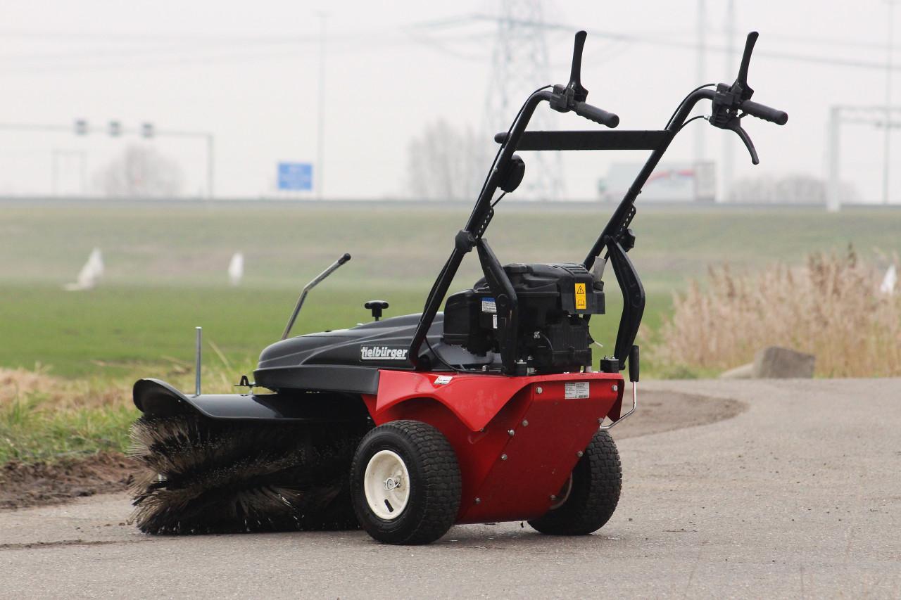 Veegmachine te huur!