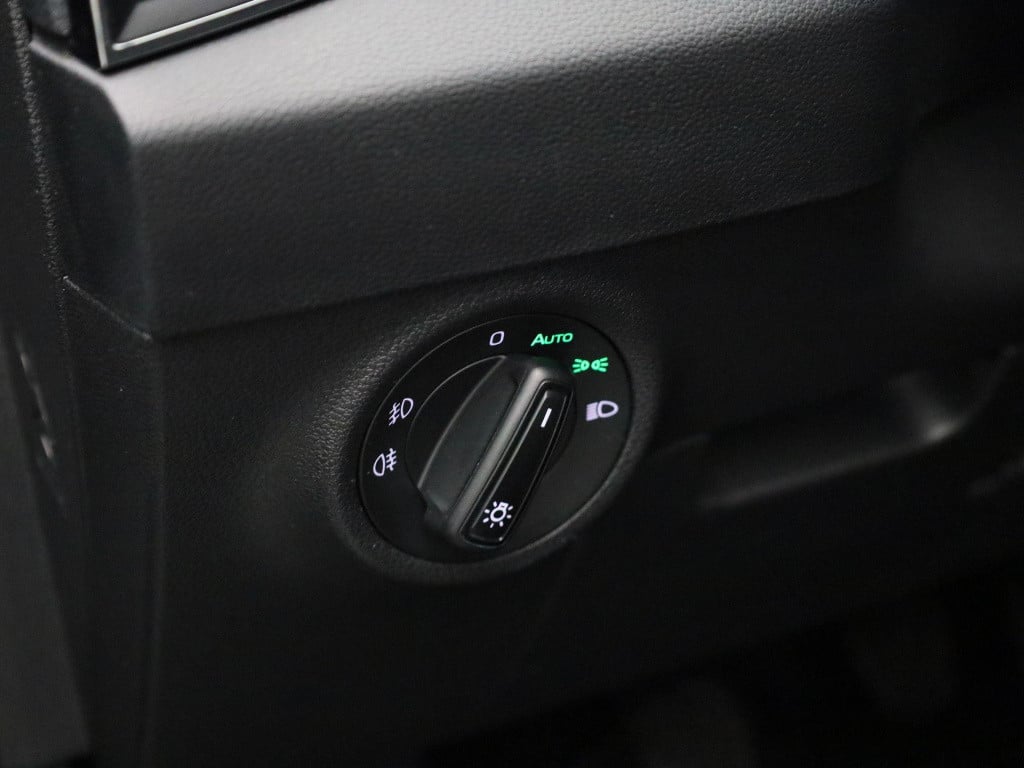Skoda Karoq 1.0 tsi business edition | navigatie | apple carplay / android 