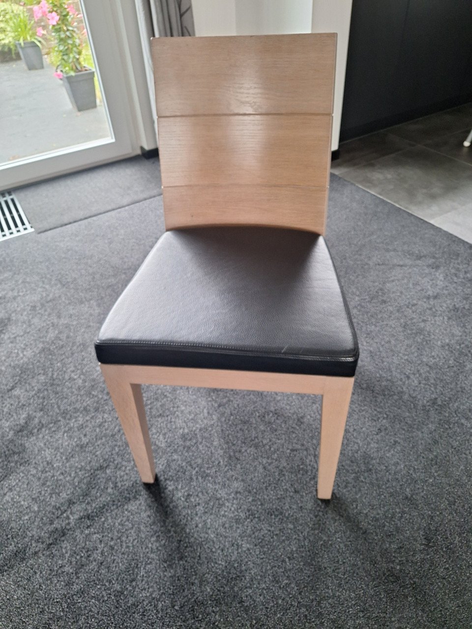 Eettafel + 6 stoelen