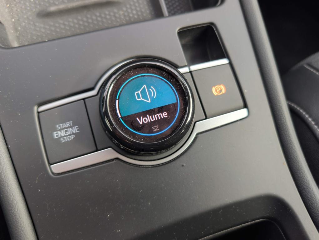 Volkswagen T-roc 1.5 etsi 110 kw r-line | trekhaak