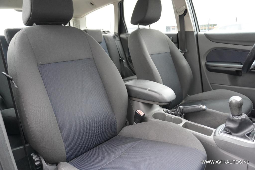 Ford Focus wagon 1.6-16v futura