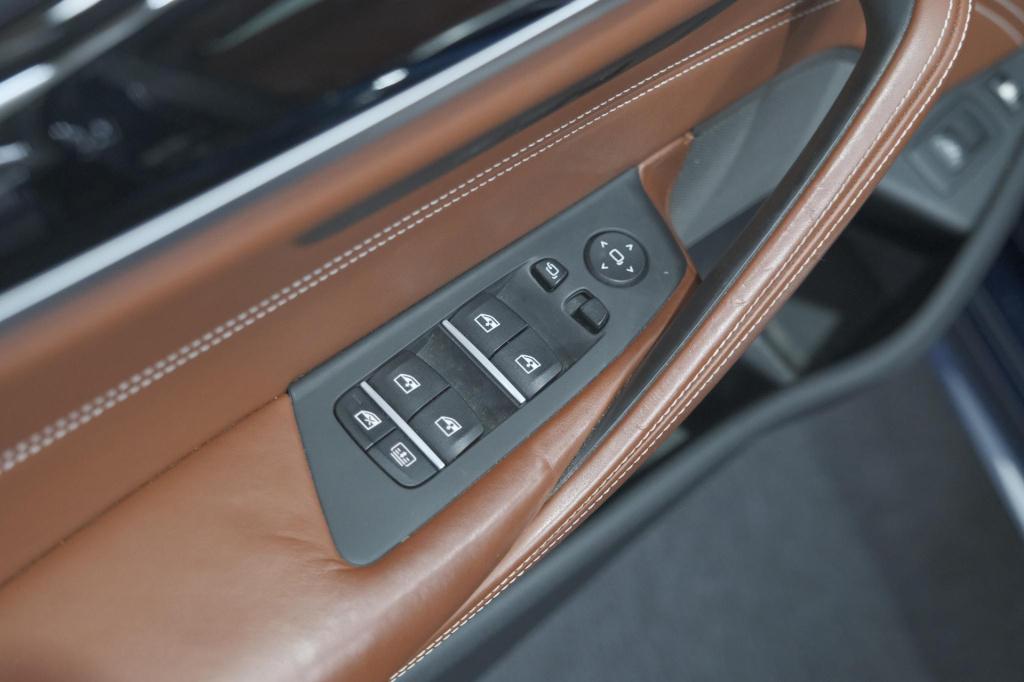 BMW 5 Serie 545e xdrive business edition plus | m sportpakket | driving ass