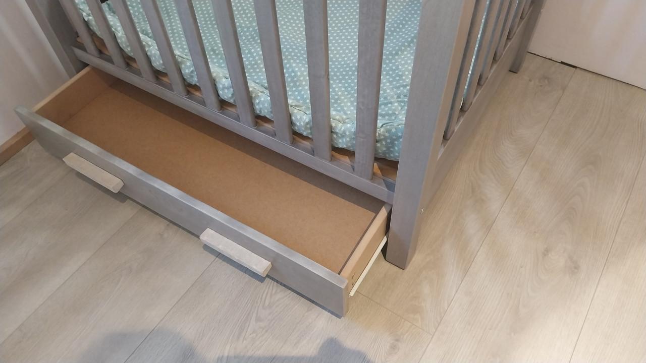 Lichtgrijze box
