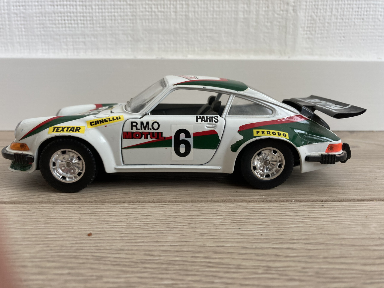 8x Revell 1:24 en Bburago
