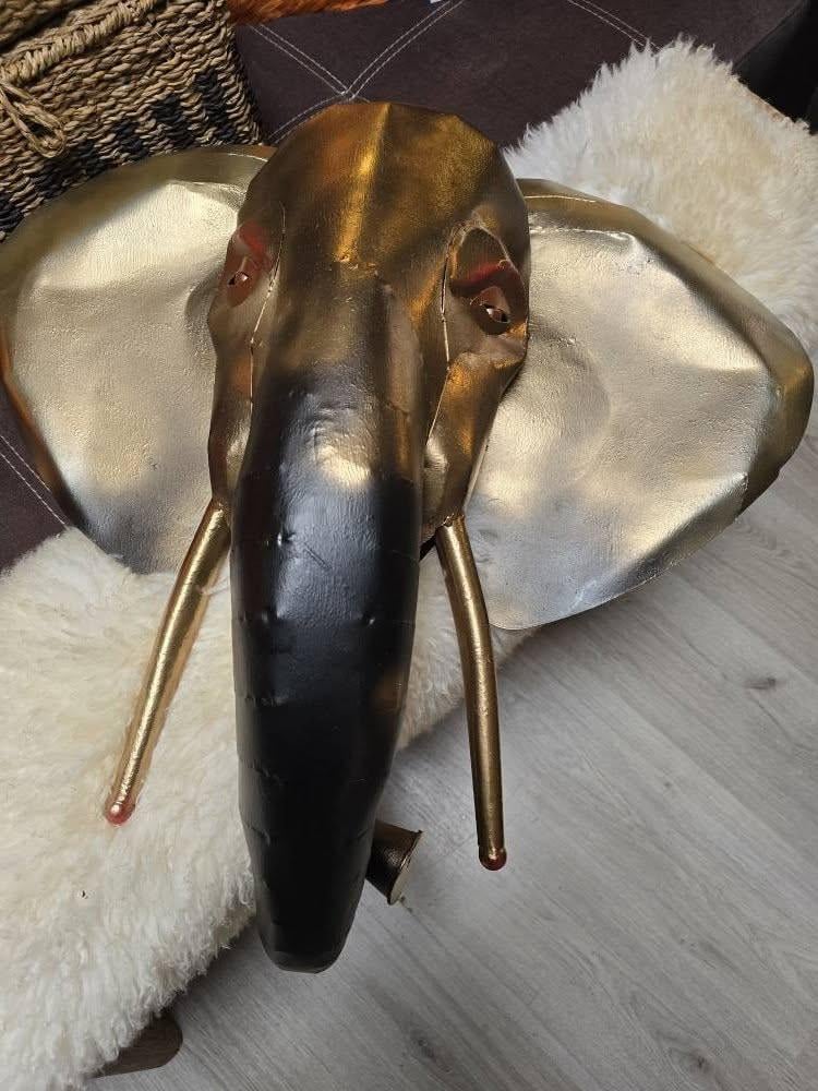 HEEL VEEL STOER EN SOBER DECORATIE BIJ 3Z FACTORY ARNEMUIDEN