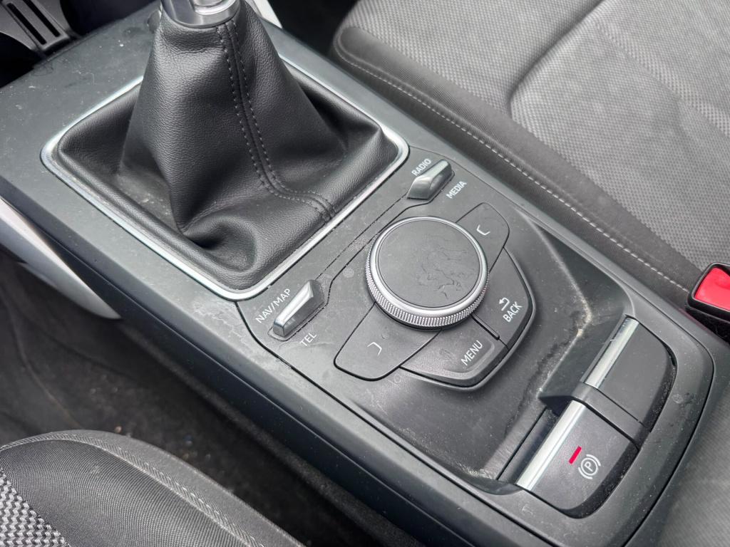 Audi Q2 30 tfsi sport