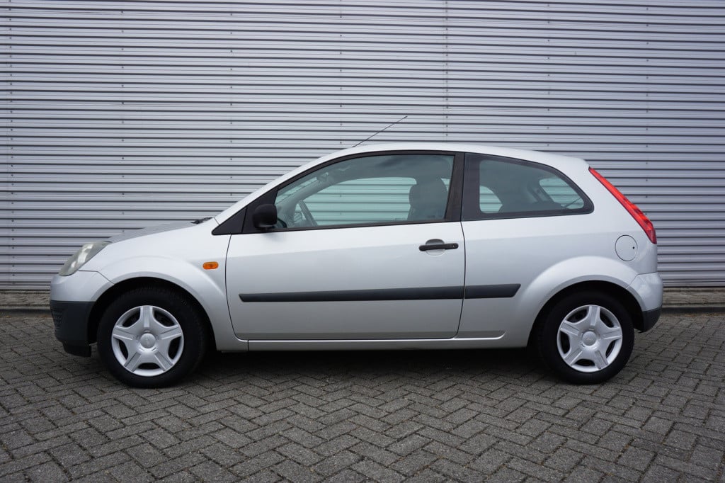 Ford Fiesta 1.3-8v champion airco / elektr. ramen / trekhaak / nap