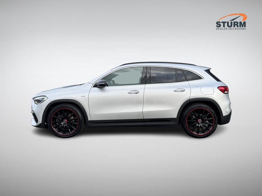 Mercedes-Benz Gla-klasse 200 amg line edition incl. trekhaak afneembaar!