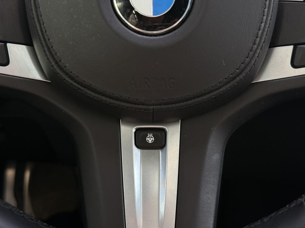 BMW 5 Serie m550i xdrive high executive | 4ws | soft-close | pano | b&w | m