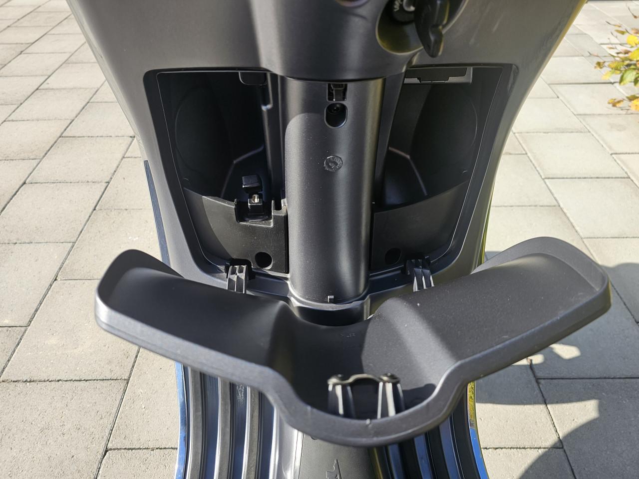 Zeldzame Vespa Sprint 2takt bj 2017 met maar 11000 km