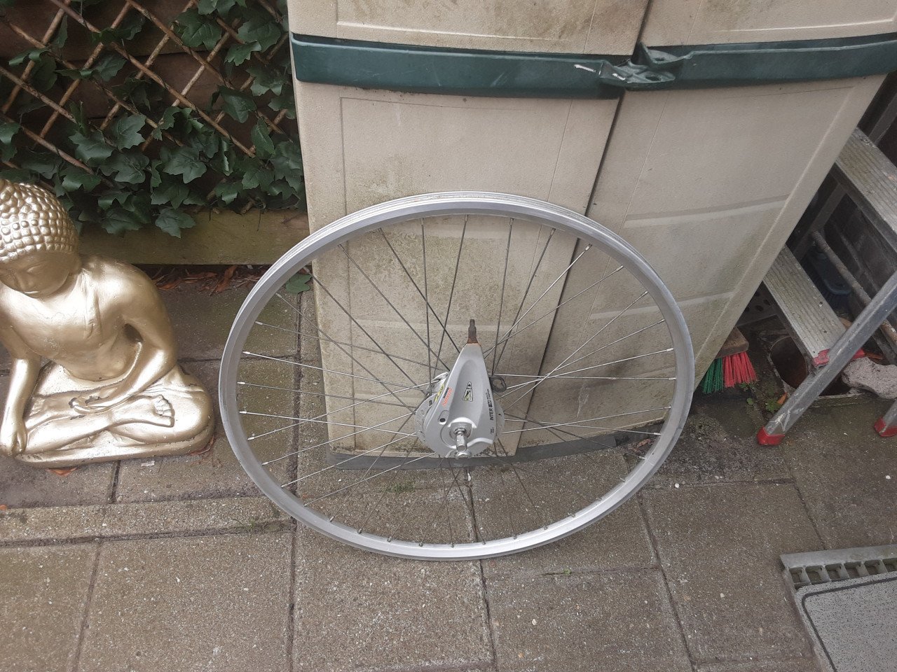 28 inch shimano voorwiel, naafdynamo, rollerbrake rem