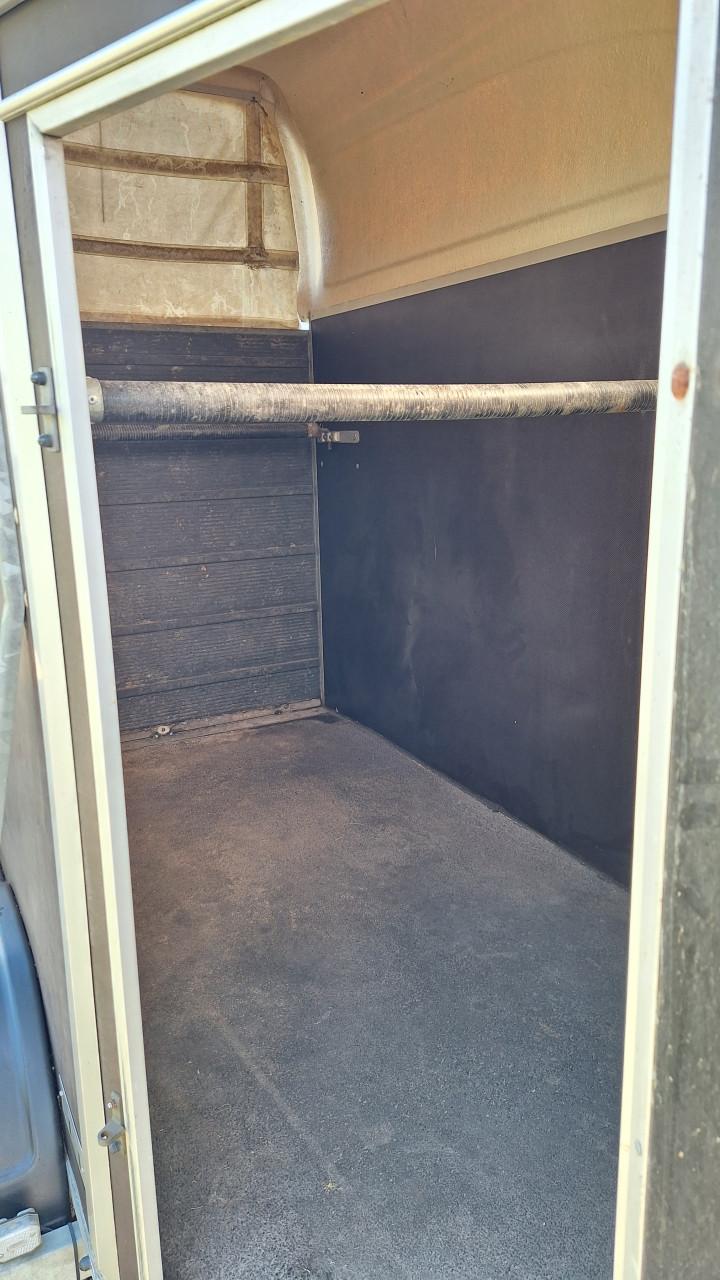 Atec paardentrailer.