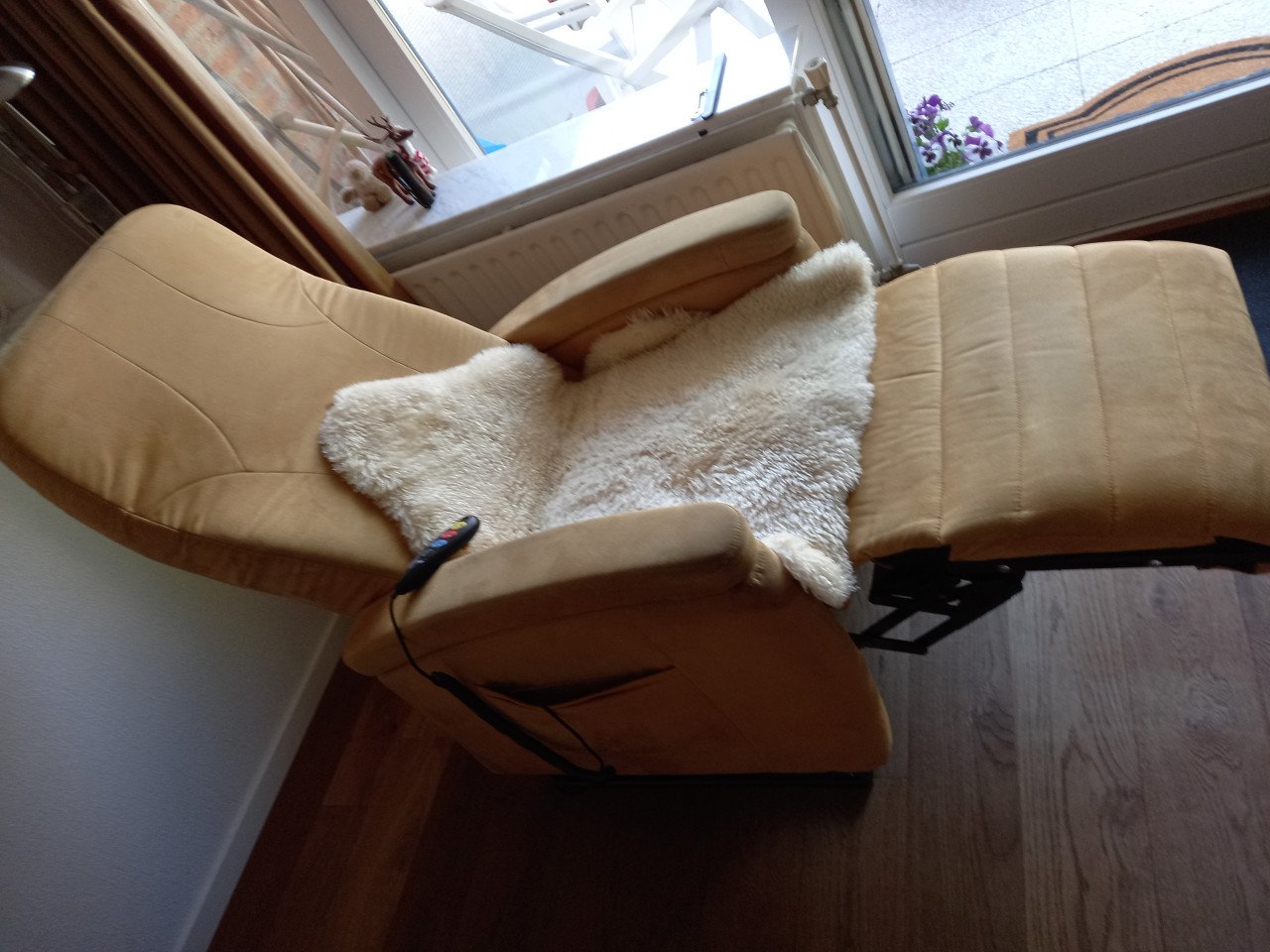 Heerlijke relax fauteuil met sta op functie. Fitform