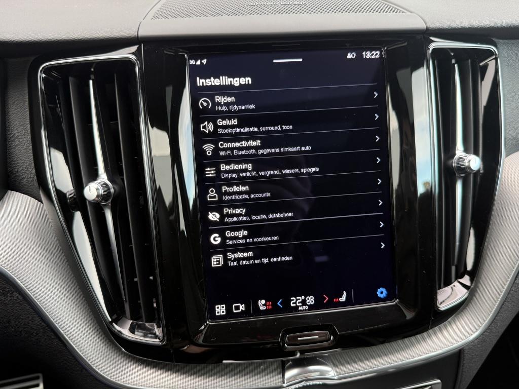 Volvo XC60 t6 340pk recharge r-design| adap.cruise| panodak| 22''lm| camera