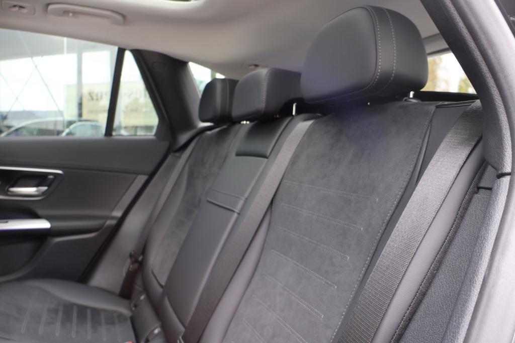 Mercedes-Benz Glc 300e 4matic amg l airmatic l gestuurde achteras l panoram