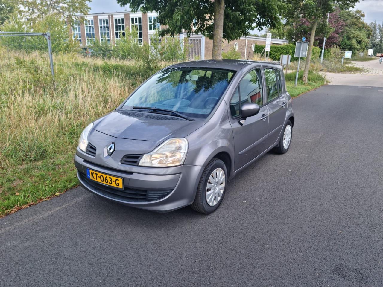 Renault modus 1.2i bouwjaar 2011 135000km