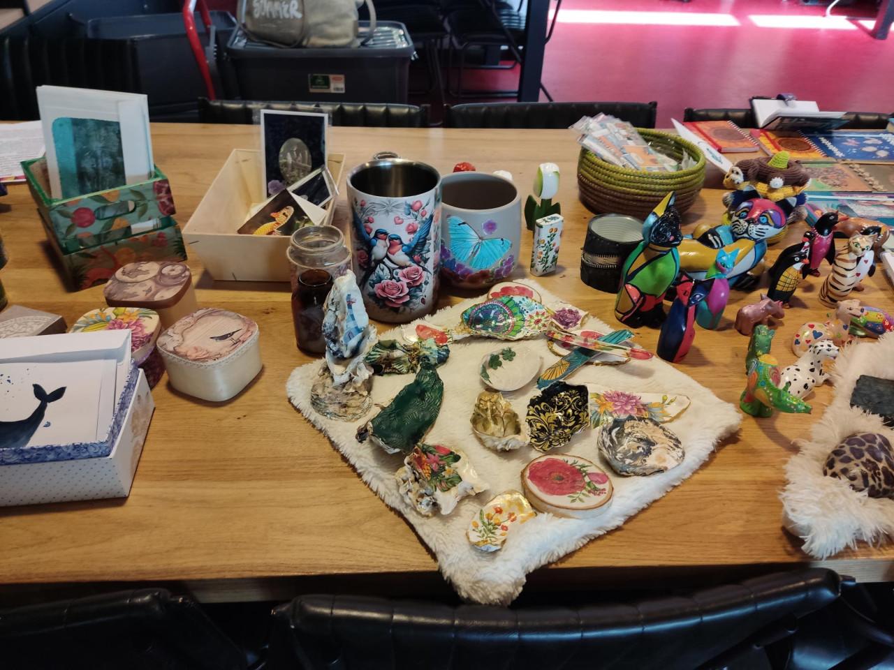 Knutselen met allerlei materiaal, maandelijkseWorkshops voor jong en oud,