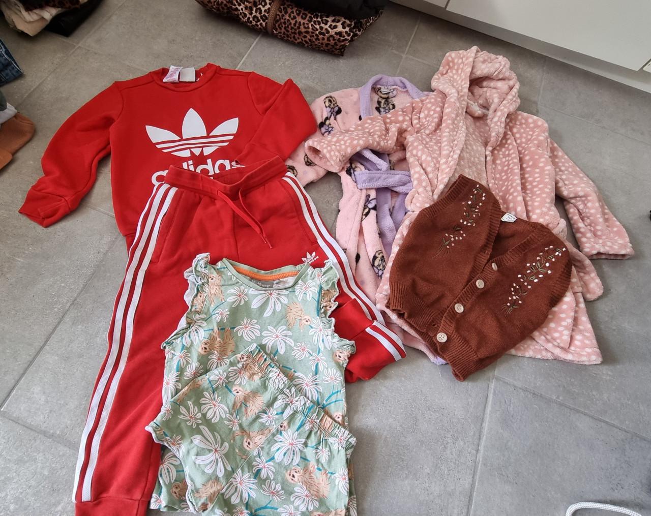 Groot kledingpakket winter/zomer