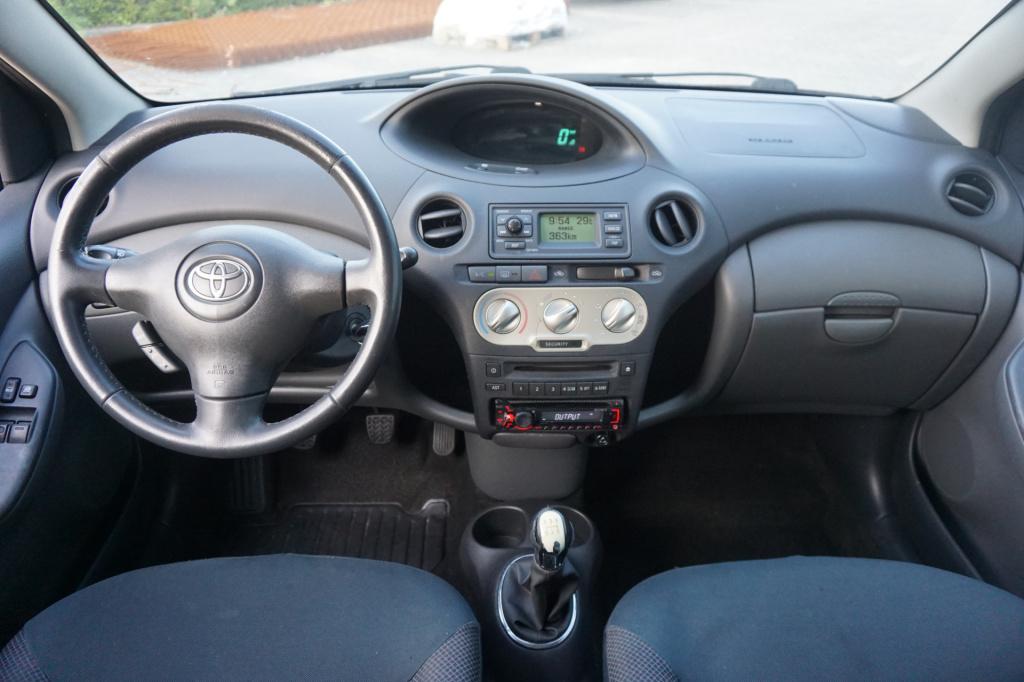 Toyota Yaris 1.0 vvt-i airco / elektr. ramen / apk t/m 06-2027