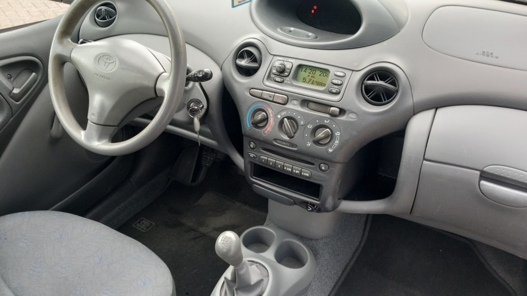 Toyota Yaris 1.0 vvt-i