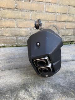 Complete uitlaatset, demper en uitlaat bocht voor een Honda Africa Twin