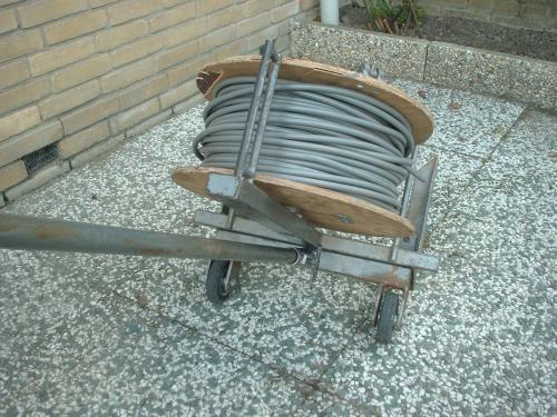 Te  koop kabel rol houder
